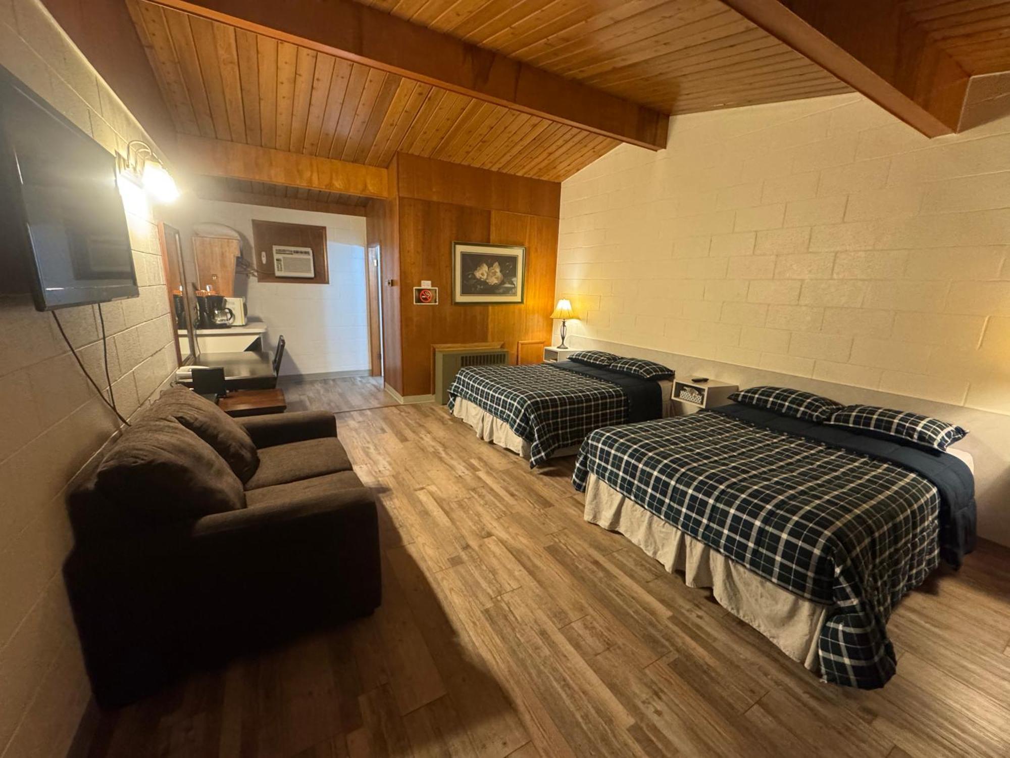 Ace Crown Motel Медисин-Хат Экстерьер фото